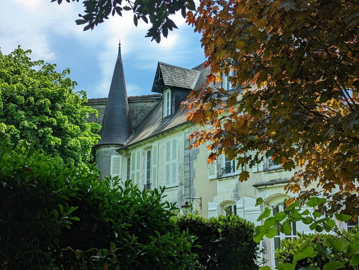 Logis Des Tourelles Bed & Breakfast Cognac Exterior photo